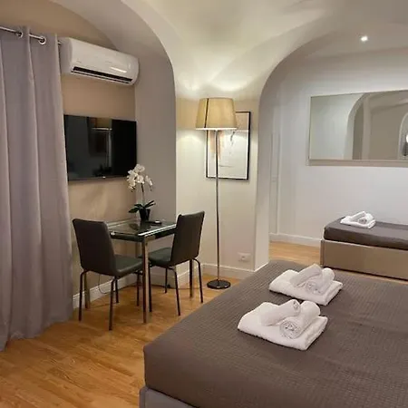 Apartment Elian In The Center Of #2 Rom
